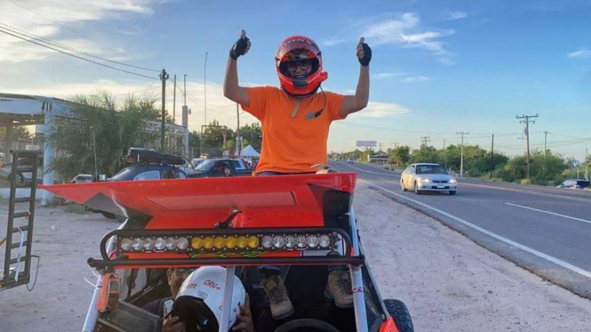 Moni lucero en la Baja 1000 c